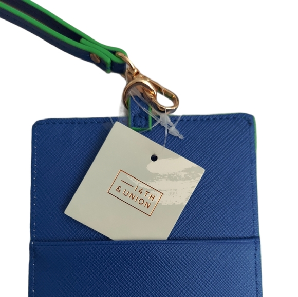 14th and Union Vibrant Credit Card Wristlet - Picture 4 of 5